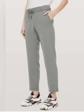 Lululemon on the fly 7/8 pants